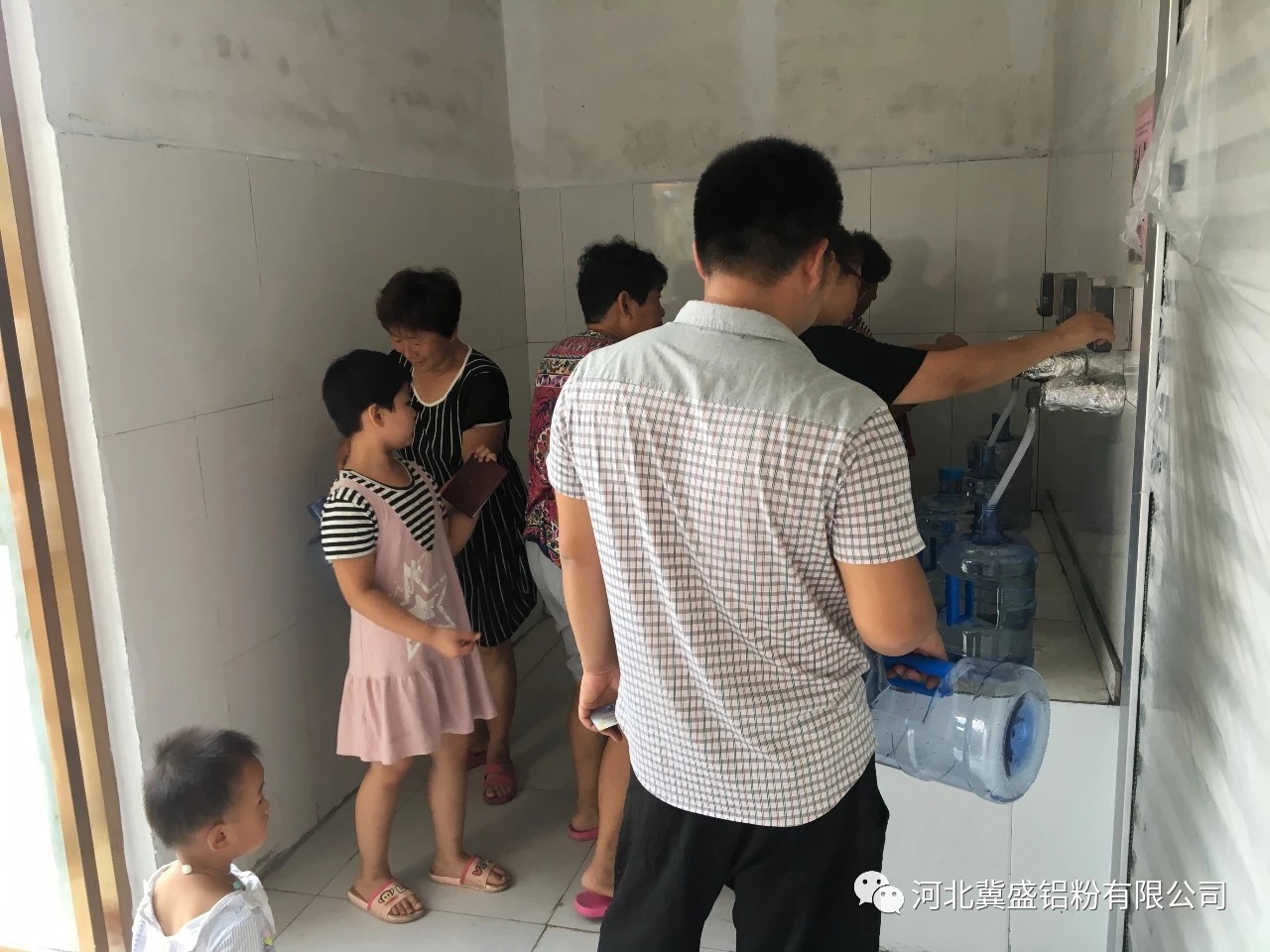 河北張立謙為家鄉捐建純凈水屋，村民免費用水 